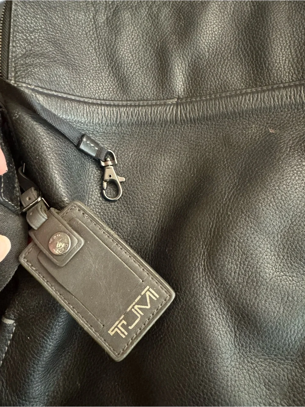 Tumi Black Pebbled Leather Messenger Bag Unisex